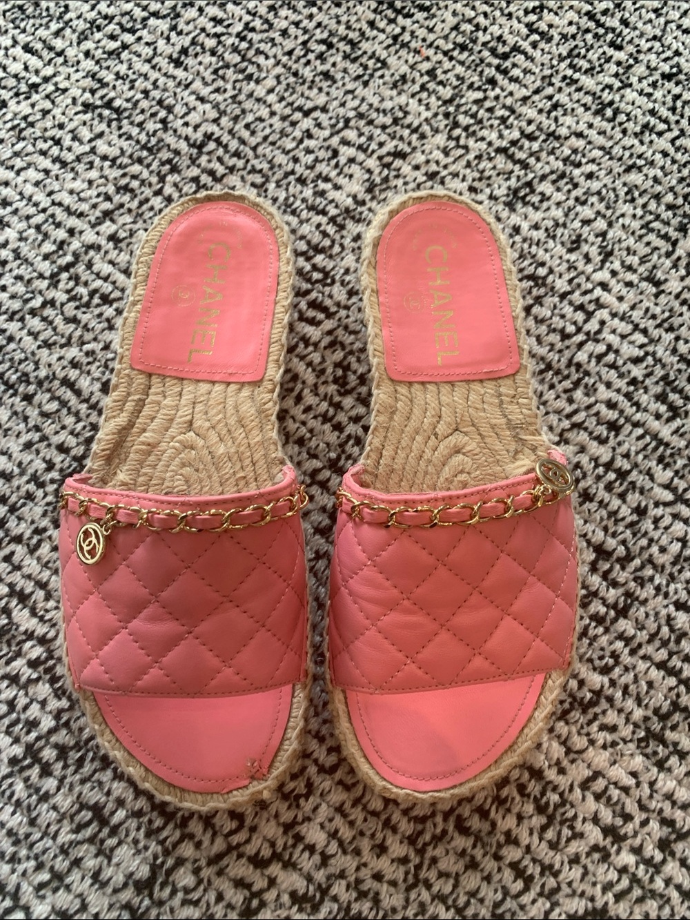 CHANEL Quilted Pink Leather Espadrille Chain Slide Mules. Size 36